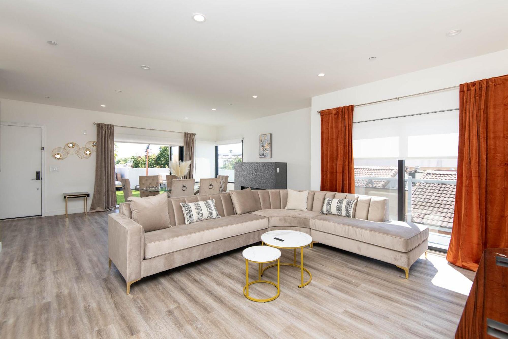 Regency Modern Apartments Глендейл Экстерьер фото